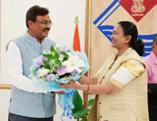  उत्तराखंड में नवनियुक्त मुख्य सचिव आनन्द बर्द्धन ने पदभार संभाला