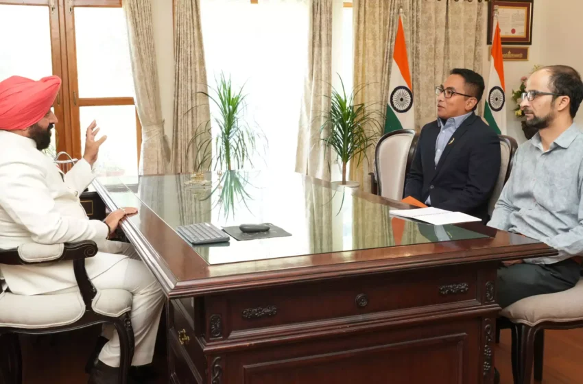  राजाजी टाइगर रिजर्व के निदेशक कोको रोसे ने राज्यपाल से की भेंट