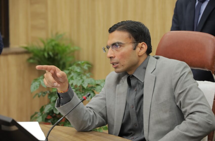  डीएम के निर्देशों पर सीडीओ ने की स्कूलों में फीस स्ट्रक्चर की समीक्षा