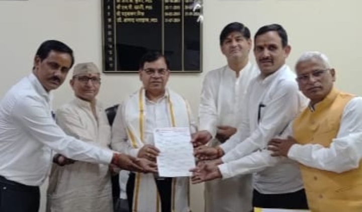  माध्यमिक संस्कृत शिक्षक कर्मचारी संगठन ने संस्कृत शिक्षा निदेशक डॉ आनंद भारद्वाज जी से शिष्टाचार भेंट की 