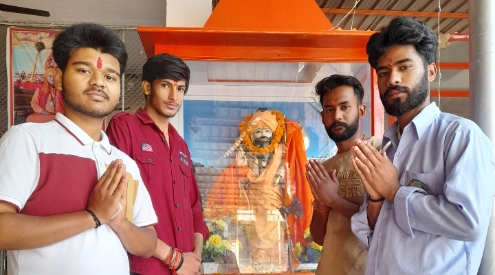  उत्तराखंड सामाजिक सम्मान सेवा ट्रस्ट ने किया भगवान परशुराम जयंती पर पाठ और प्रसाद वितरण का आयोजन किया