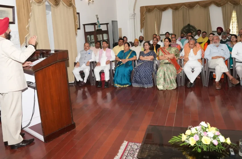  नियुक्त दायित्वधारियों ने राज्यपाल से की भेंट, बोले-आकांक्षाओं पर खरा उतरने का करें प्रयास