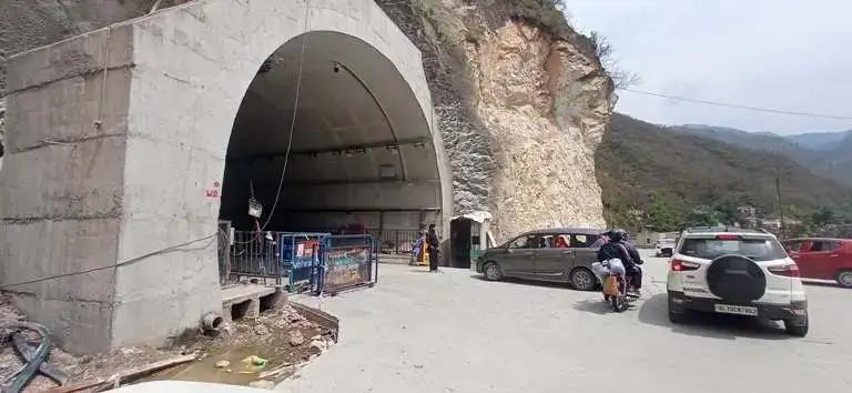 केदारनाथ-बदरीनाथ हाईवे को जोड़ने वाली रुद्रप्रयाग टनल अस्थायी रूप से खुली