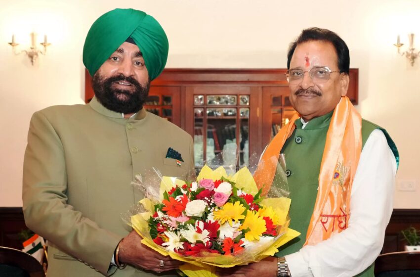  राज्यपाल से कुमाऊं व अल्मोड़ा विवि के कुलपतियों व सांसद ने की शिष्टाचार भेंट