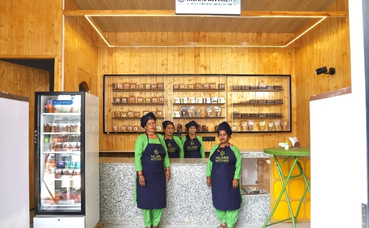  मा0 सीएम के आत्मनिर्भर इजा-बेणी के संकल्प को आगे बढाते डीएम सविन