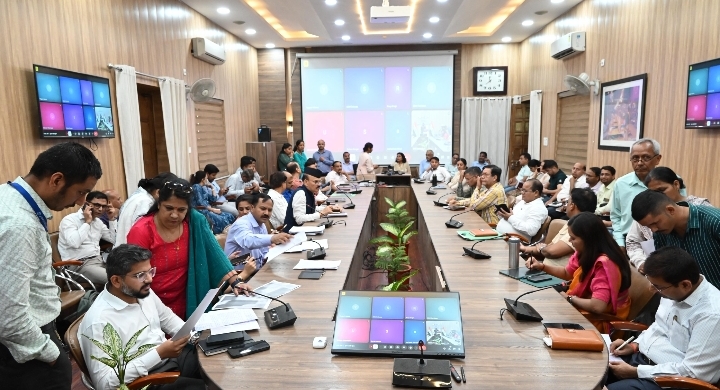  सर्वोच्च प्राथमिकता से जन शिकायतों का करें समयबद्ध निस्तारण : सीडीओ