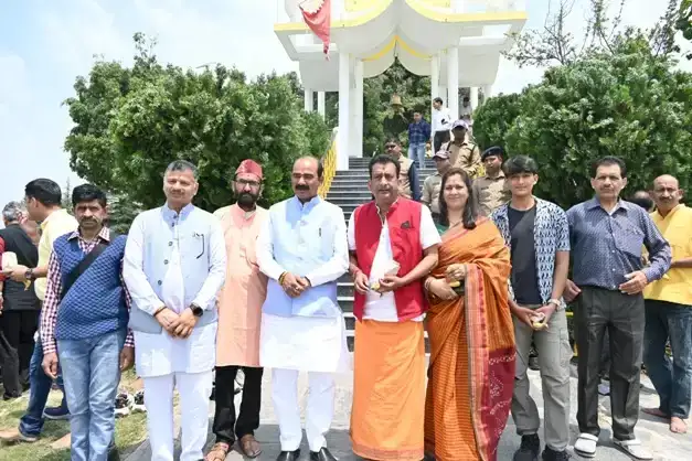  केंद्रीय सड़क परिवहन राज्य मंत्री ने किया मल्टी स्पेशलिटी मोबाइल हेल्थ यूनिट का उद्घाटन 