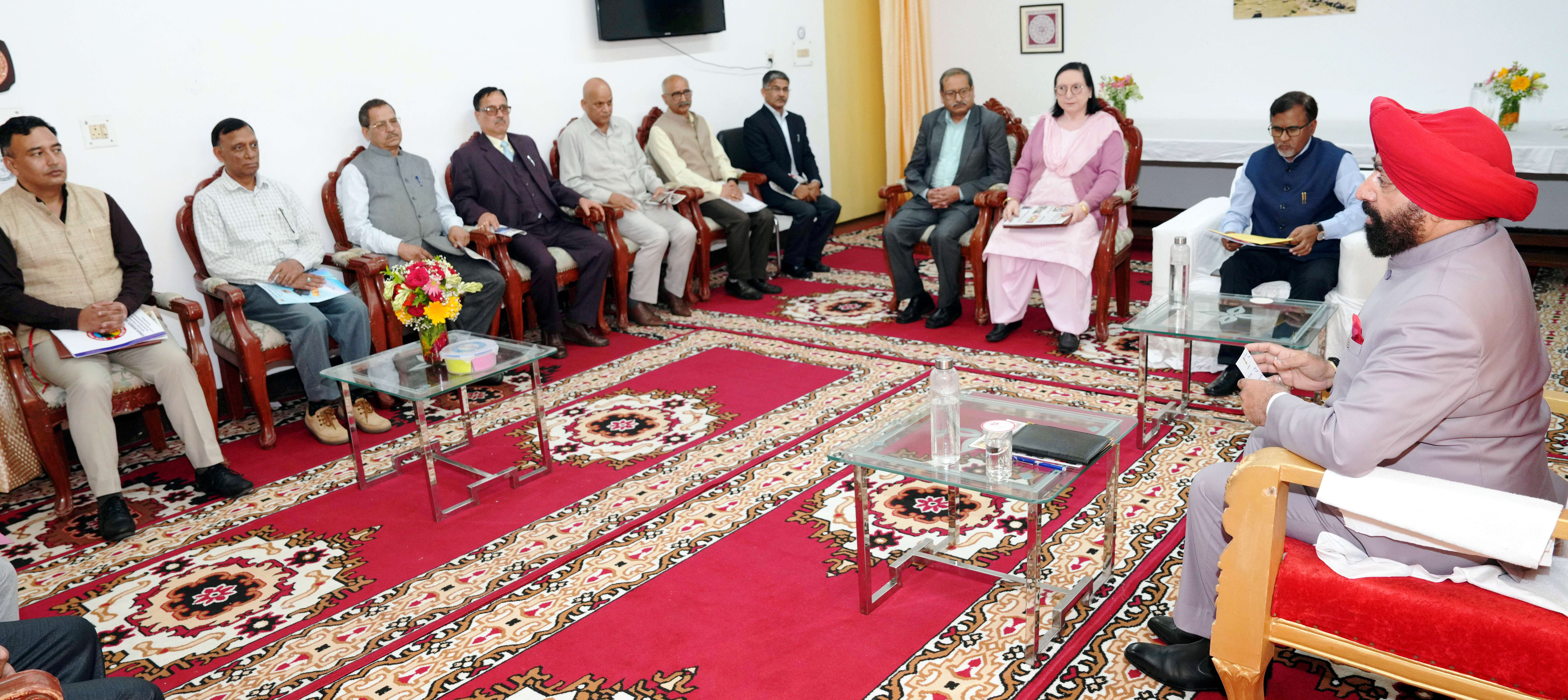  राज्यपाल ने की कुमाऊं विचि के डीएसबी परिसर की अकादमिक व प्रशासनिक प्रगति परखी