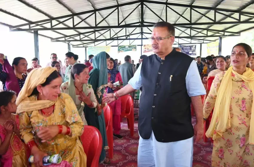  कैबिनेट मंत्री गणेश जोशी ने टिन शेड का किया लोकार्पण,बोले-विद्यार्थियों को मिलेगा लाभ