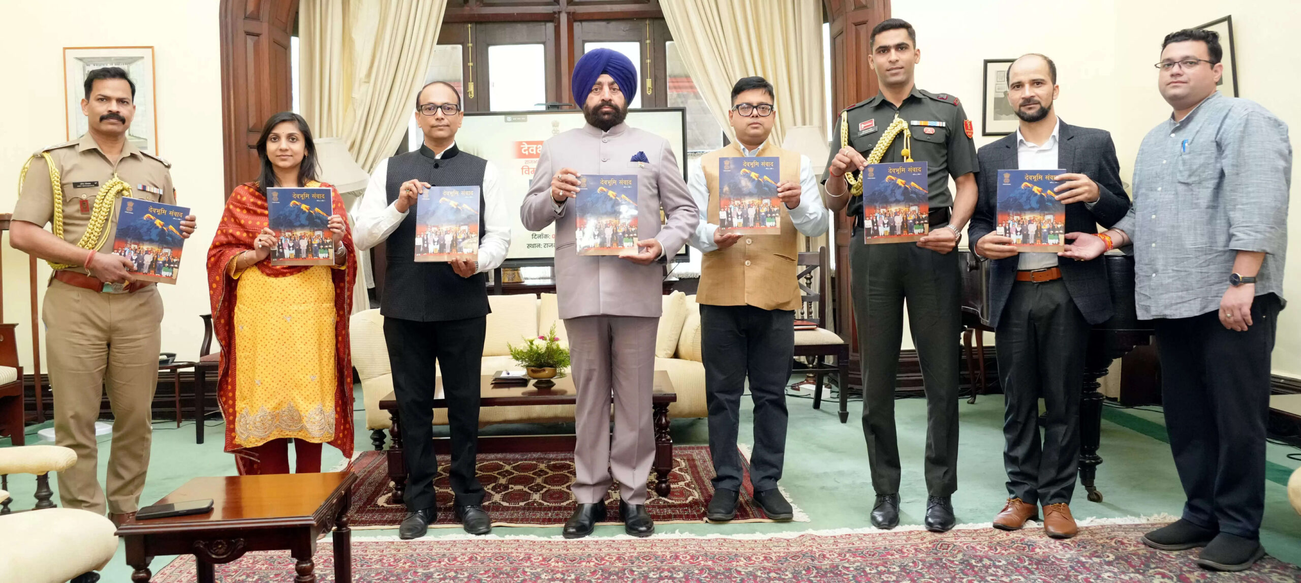  उत्तराखंड राजभवन की पत्रिका देवभूमि संवाद का राज्यपाल ने किया विमोचन