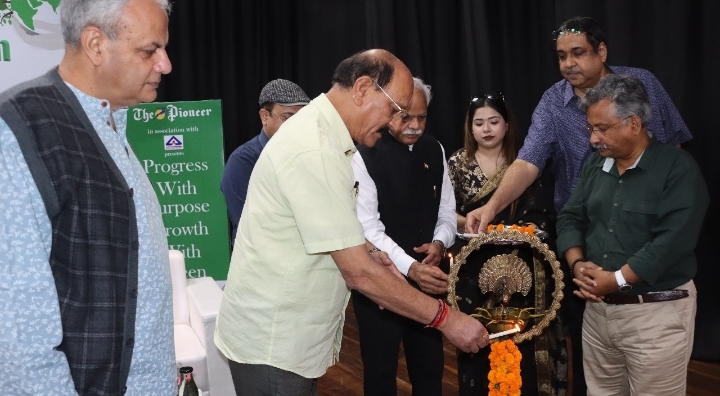  “उद्देश्य के साथ प्रगति, हरियाली के साथ विकास” एवं “विकास में संतुलन और पर्यावरण संरक्षण” विषय पर संवाद का आयोजन किया गया