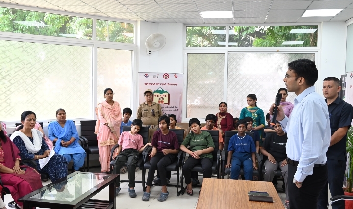  मा0 मुख्यमंत्री की प्रेरणा से डीएम ने एक ही स्ट्रोक में 14 अनाथ बौद्धिक अक्षम दिव्यांग बालिकाओं को दिलवाया नया उच्च स्तरीय आशियाना