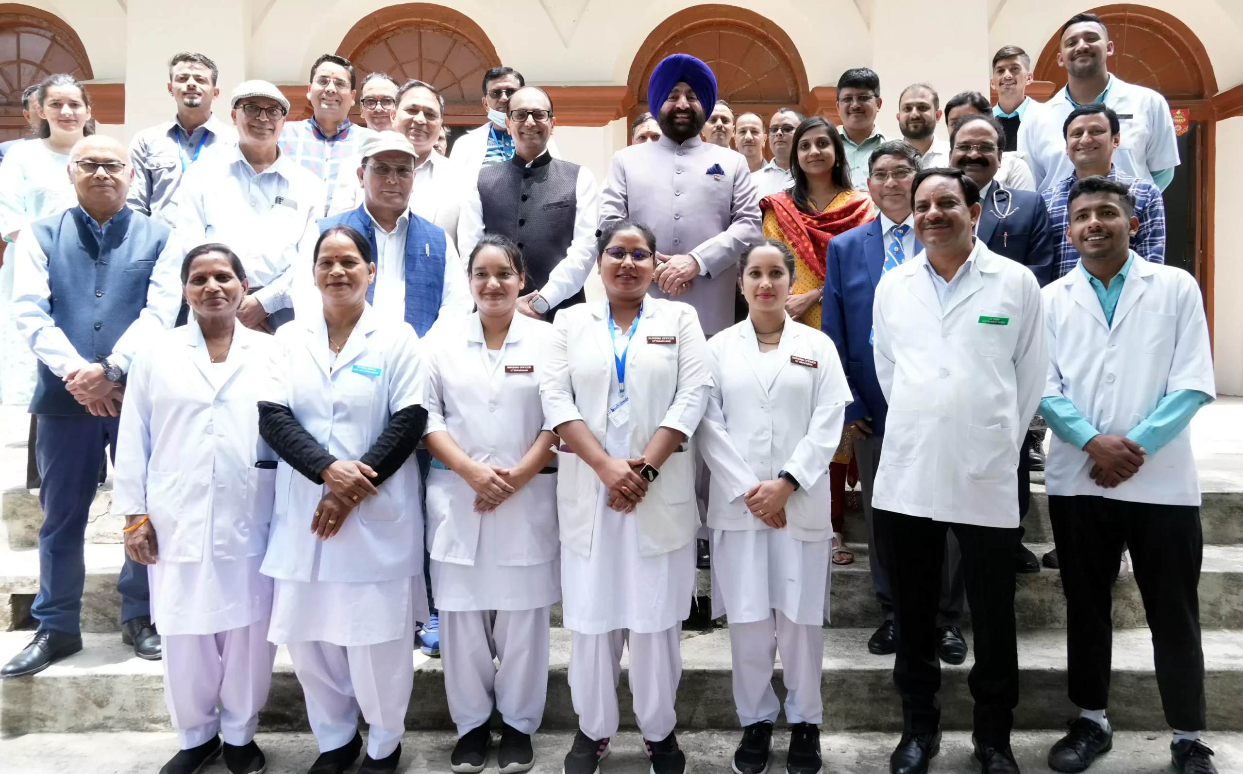  नैनीताल राजभवन में विशेष चिकित्सा शिविर में 172 लोगों का स्वास्थ्य परीक्षण