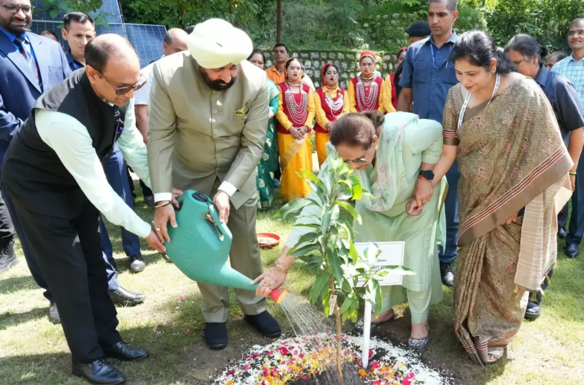  प्रकृति संरक्षण केवल आज की आवश्यकता नहीं, बल्कि पीढ़ियों के प्रति हमारा दायित्व : राज्यपाल