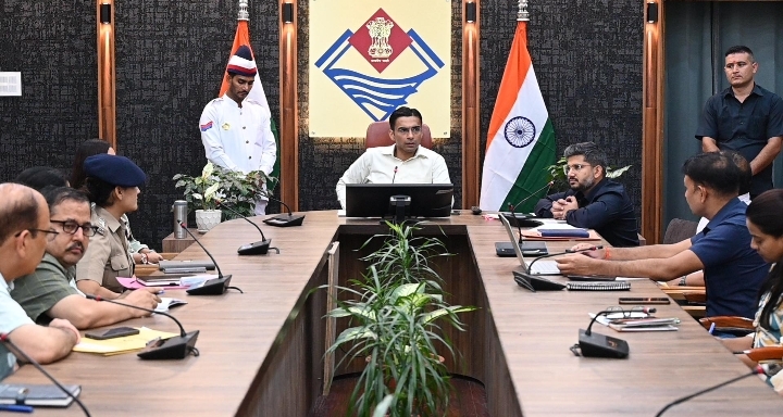  ‘बेटी बचाओ बेटी पढ़ाओं’ योजना से बेटियों को आगे बढ़ाने के किए जाए सभी प्रयास : डीएम