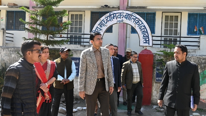  डीएम ने इस वर्ष फिर रखी 1 करोड़ की फ्लेक्सिबल धनराशि सीधे प्रधानाध्यापकों के निवर्तन पर