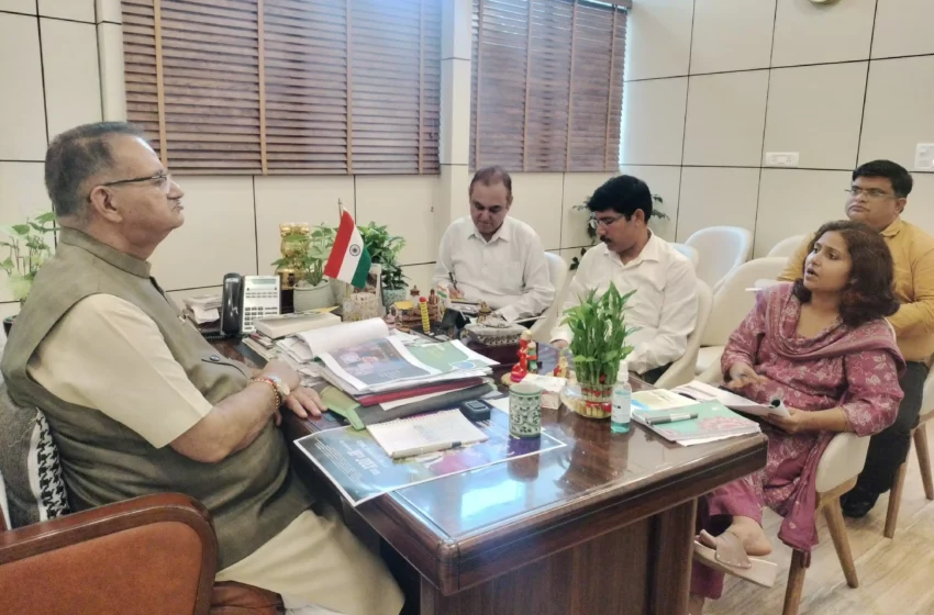  ग्राम्य विकास मंत्री ने विभागीय समीक्षा में दी योजनाओं को गति देने के निर्देश