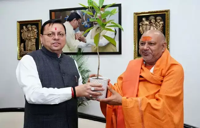  यतींद्रानंद गिरी महाराज ने मुख्यमंत्री से की भेंट