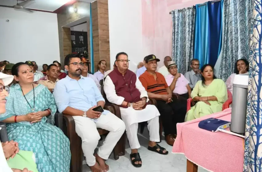  मंत्री गणेश जोशी ने कार्यकर्ताओं संग सुनी प्रधानमंत्री के ‘मन की बात’