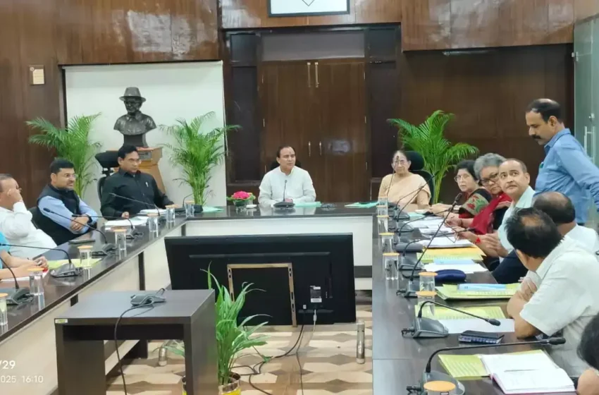  बिना डॉक्टर की सलाह के अब नहीं मिलेगी गर्भ संबंधी दवाएं : धन सिंह रावत