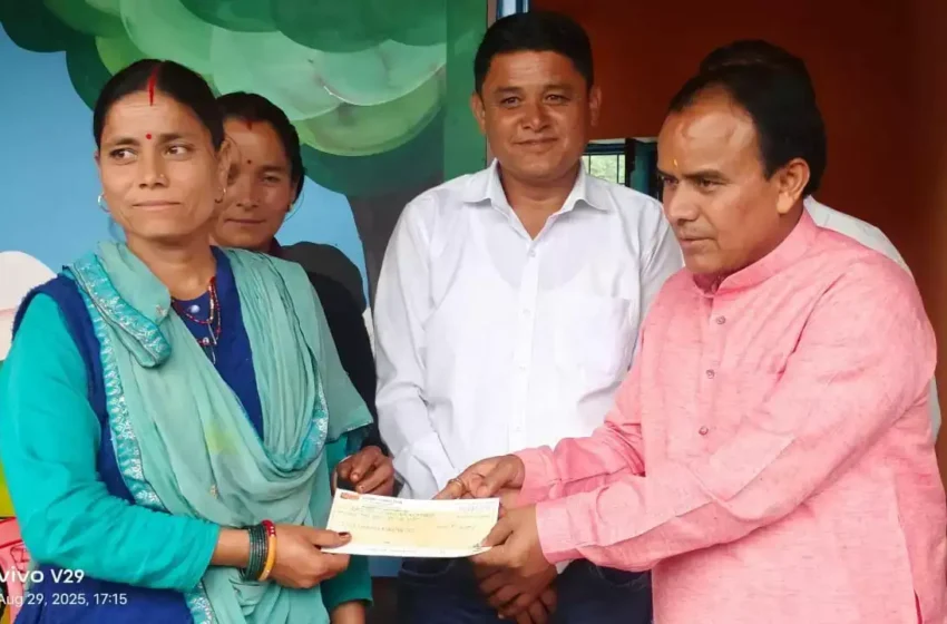  मंत्री धन सिंह ने आपदा ग्रस्त क्षेत्रों का किया निरीक्षण