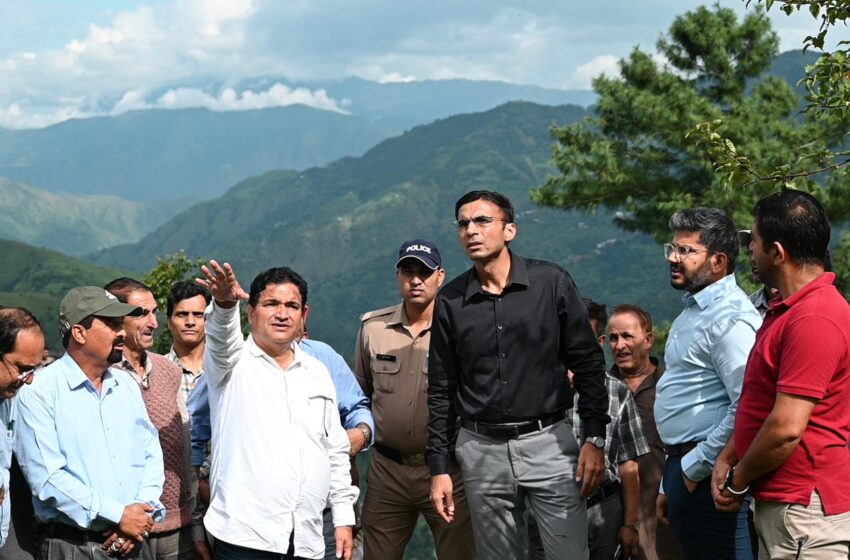  जिलाधिकारी सविन बसंल ने ऋषिपर्णा सभागार कलेक्टेªट में सामुदायिक स्वास्थ्य केन्द्र चकराता एवं त्यूनी के निरीक्षण की अनुपालन आख्या में सम्बंध में बैठक ली