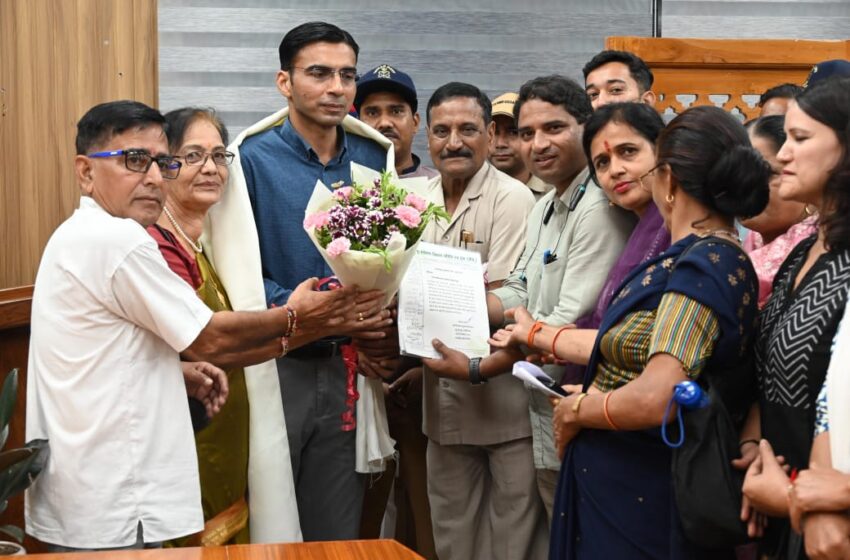  आज भू-कानून अभियान उत्तराखंड (2016) के सभी सदस्यों ने देहरादून के जिलाधिकारी को सरकारी भूमि पर अतिक्रमण के विरुद्ध त्वरित कार्रवाई करने तथा अच्छे निर्णय लेने के लिए सम्मानित किया