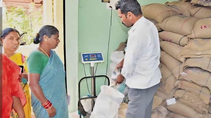  जिला प्रशासन के सतत् प्रयास से खुली 17 नई सस्ता गल्ला राशन दुकान; 12 नई दुकानों के निकाले टेंडर