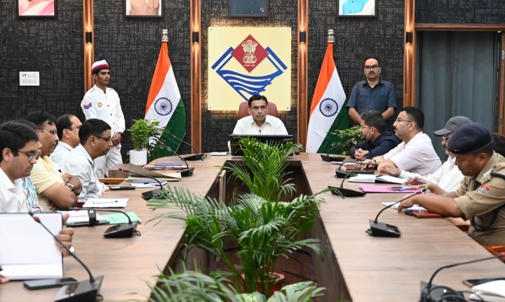  डीएम के निर्देश, देहरादून के सभी 170 पोल्ट्री फार्म में मुर्गियों के लिए जाए रैंडम सैंपल