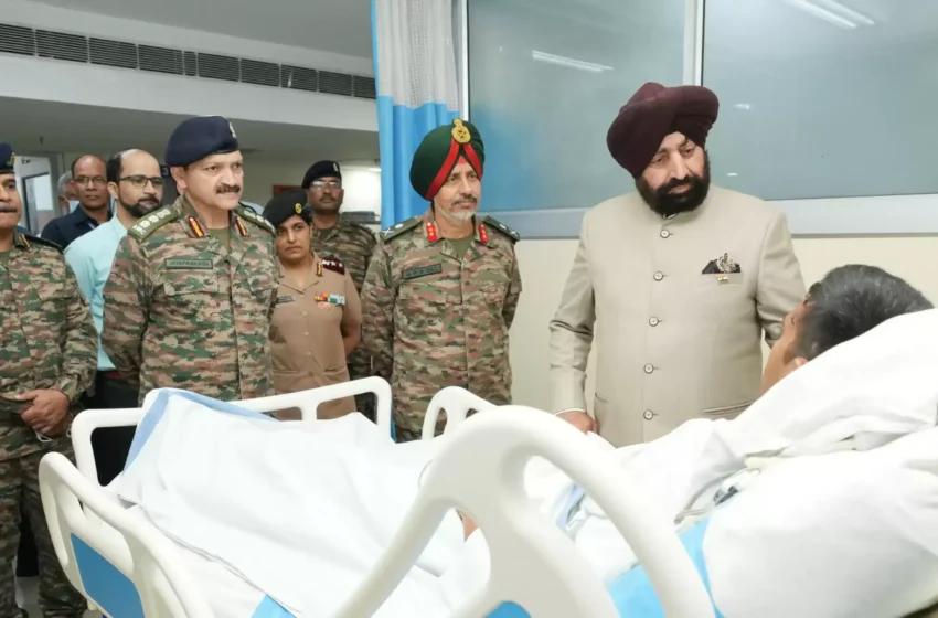  अस्पताल में भर्ती घायल जवानों से मिले राज्यपाल