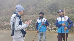  मुख्यमंत्री ने स्वयं सहायता समूह की महिलाओं और सफाई कर्मचारियों से की मुलाकात