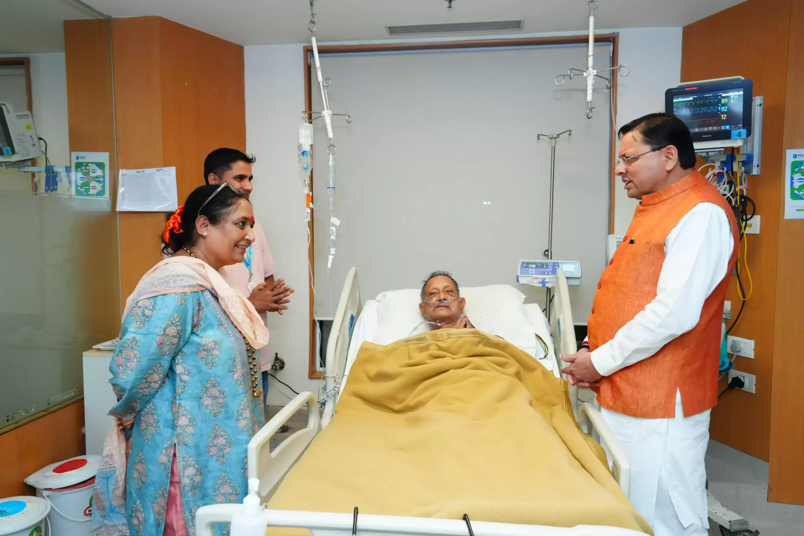  मुख्यमंत्री धामी ने अस्पताल पहुंचकर भुवन चंद्र खंडूरी का जाना हालचाल