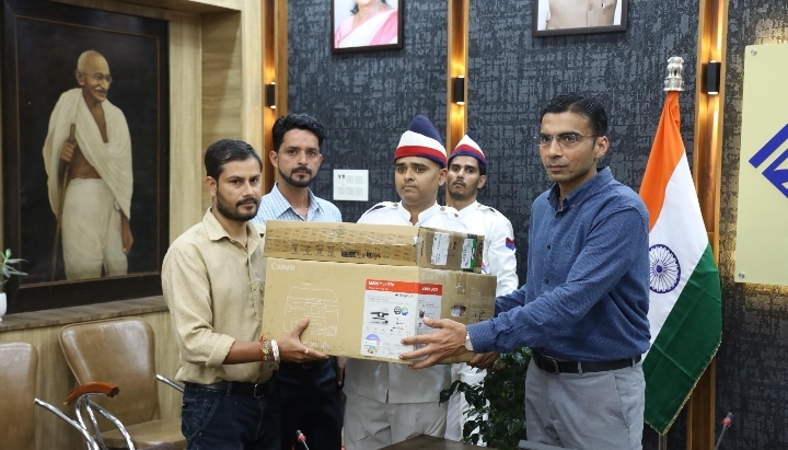  जिलाधिकारी सविन बंसल की पहल, स्वान के कॉप्स होंगे आधुनिक