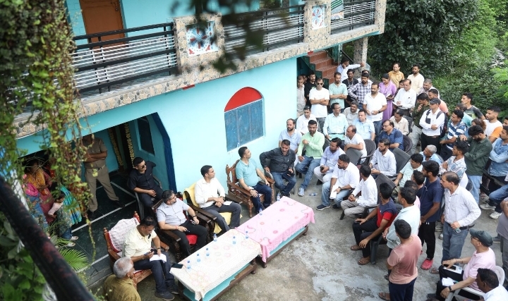  डीएम के निर्देश पर कंडरियाणा आपदाग्रस्त क्षेत्रों में जमे हैं विभागों के वरिष्ठ अधिकारी