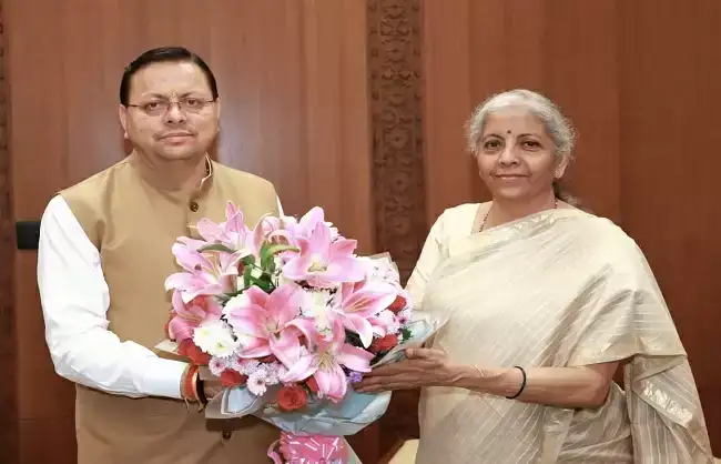  मुख्यमंत्री ने केंद्रीय वित्त मंत्री से की भेंट, स्टॉर्म वाटर ड्रेनेज सिस्ट के लिए मांगी विशेष सहायता