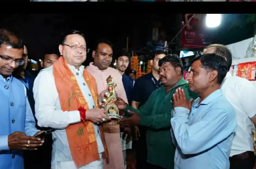 मुख्यमंत्री ने खरीदे मिट्टी के दीये, बर्तन और अन्य पारंपरिक स्वदेशी सामान, बोले-स्थानीय कारीगरों को बढ़ावा देना ही सच्ची दीपावली