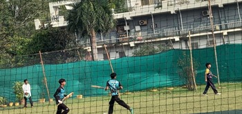 यहां न्यू रोड स्थित द हैरिटेज स्कूल के खेल मैदान में खेली जा रही 14वें रोहिताश सिंह मेमोरियल इंटर स्कूल बॉयज सुपर आठ क्रिकेट टूर्नामेंट 2025 के अंतर्गत सेंट थॉमस कॉलेज और कारमन स्कूल के बीच खेला गया