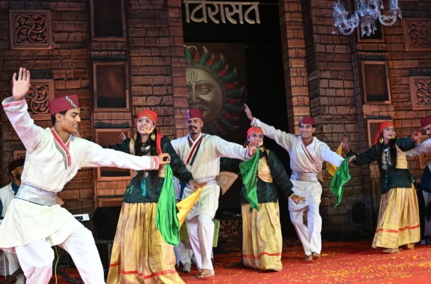  जौनसारी लोकगीत एवं नृत्य से विरासत महोत्सव में मौजूद दर्शकों ने किए उत्तराखंड के दर्शन