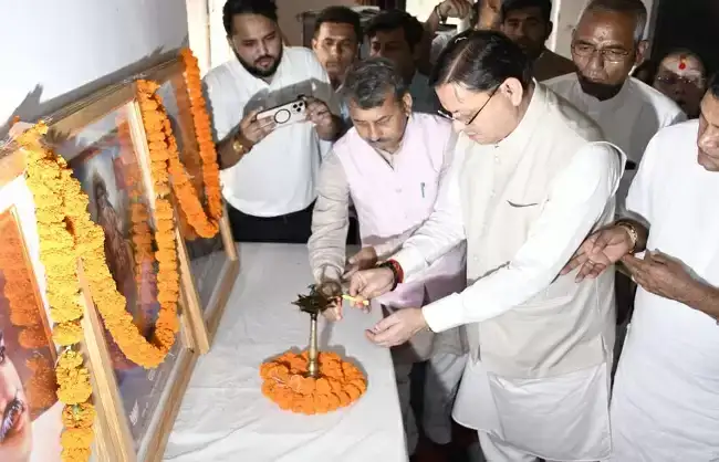  डिजिटल प्लेटफॉर्म के जरिए स्वदेशी अपनाओ अभियान को जन-जन तक पहुंचाएं : मुख्यमंत्री धामी