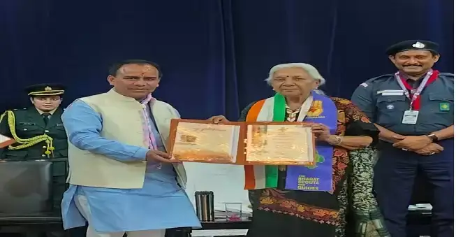  कैबिनेट मंत्री धन सिंह रावत ‘सिल्वर एलीफेंट अवार्ड’ से सम्मानित