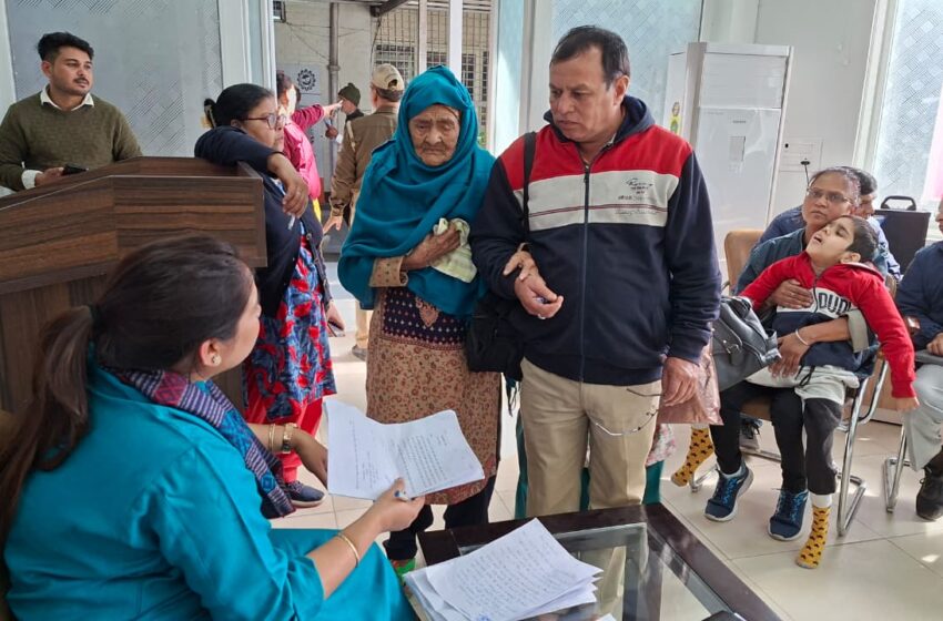  जनता दरबार में सीडीओ ने सुनी लोगों की फरियाद, कई मामले मौके पर ही निपटाए