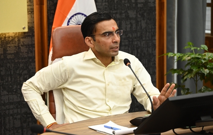  डीएम ने मुख्य शिक्षा अधिकारी को दिए थे टीसी जारी करवाने के निर्देश