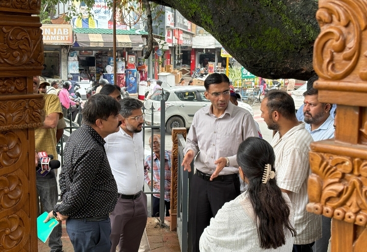  दून की घड़कन घंटाघर के उपचार का जिला प्रशासन ने उठाया बीड़ा; तो चलने लगी घंटाघर की धड़कन