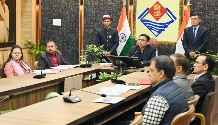  नागरिक सुरक्षा सर्वोपरि : जौलीग्रांट एयरफील्ड पर्यावरण प्रबंधन पर डीएम ने ली उच्चस्तरीय समीक्षा बैठक