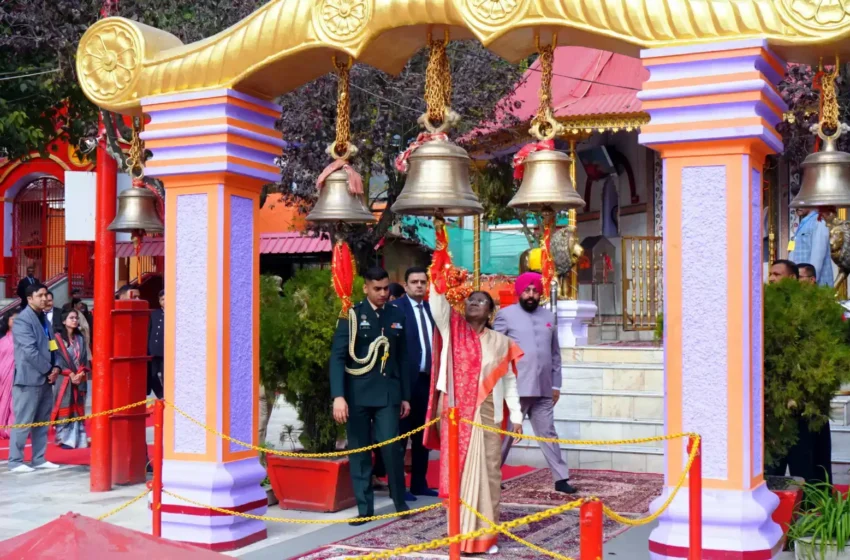  राष्ट्रपति द्रौपदी मुर्मु ने श्री मां नयना देवी मंदिर में की पूजा-अर्चना