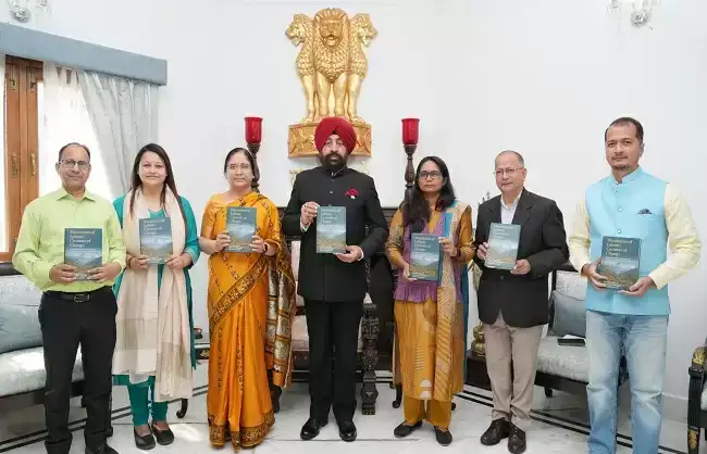  “माउंटेन्स ऑफ लेबर, करन्ट्स ऑफ चेंज-वुमेंस लाइवलीहुड एंड इकोनॉमिक ट्रांजिशंस इन द हिमालयन रीजन एंड उत्तराखंड’’ पुस्तक का विमोचन