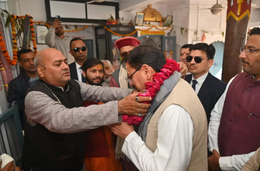  हनुमानगढ़ी मंदिर कनखल में मुख्यमंत्री धामी ने की पूजा अर्चना