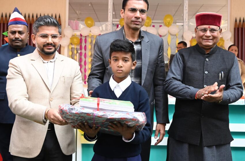  मा0 मुख्यमंत्री के मार्गदर्शन में देहरादून जिला प्रशासन द्वारा भिक्षावृत्ति से रेस्क्यू किए गए 27 बच्चों को शनिवार को इंटेंसिव केयर सेंटर से विभिन्न स्कूलों में दाखिला दिलाया गया