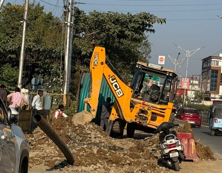  जिलाधिकारी सविन बंसल के निर्देशानुसार एसडीएम कुमकुम जोशी के नेतृत्व में क्यूआरटी टीम द्वारा शहर के विभिन्न क्षेत्रों में किए जा रहे रोड कटिंग कार्यों का आकस्मिक निरीक्षण किया