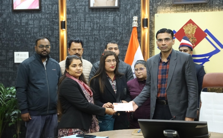  नागरिक के साथ वित्तीय संस्थानों की मनमानी; अनुचित व्यवहार नहीं किया जाएगा बर्दाश्त : डीएम